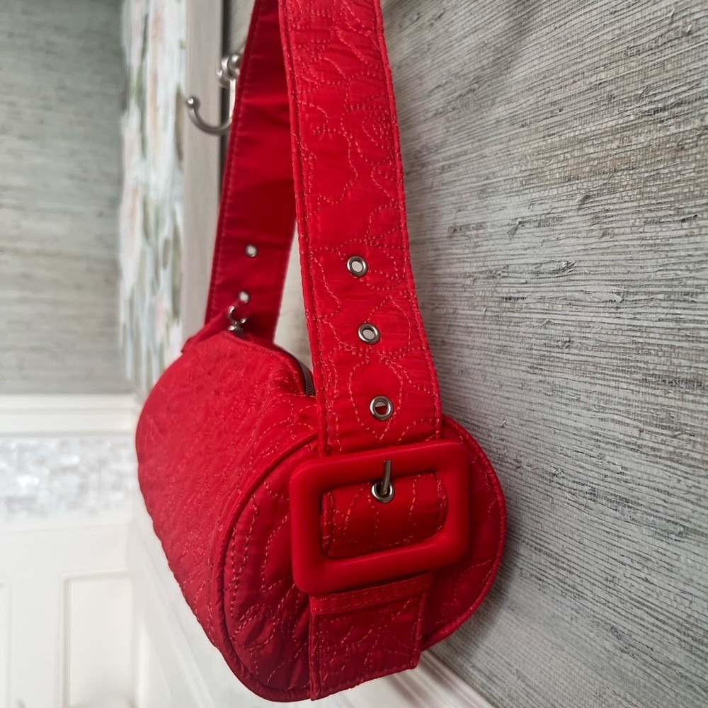New Anthropologie quilted barrel bag red floral quilt design shoulder cloth - Picture 8 of 17